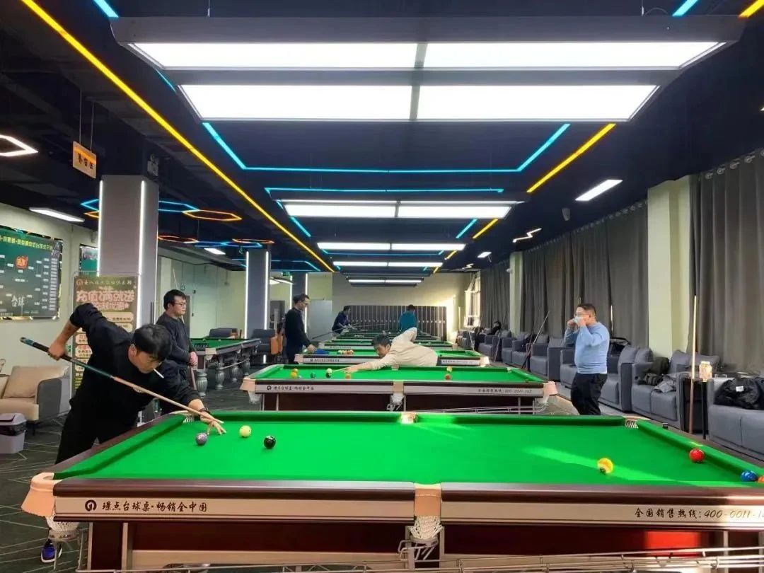 【有远见 选璟点】金昌曼巴璟点台球俱乐部：18张球桌根本不够打！天天满台超8小时！