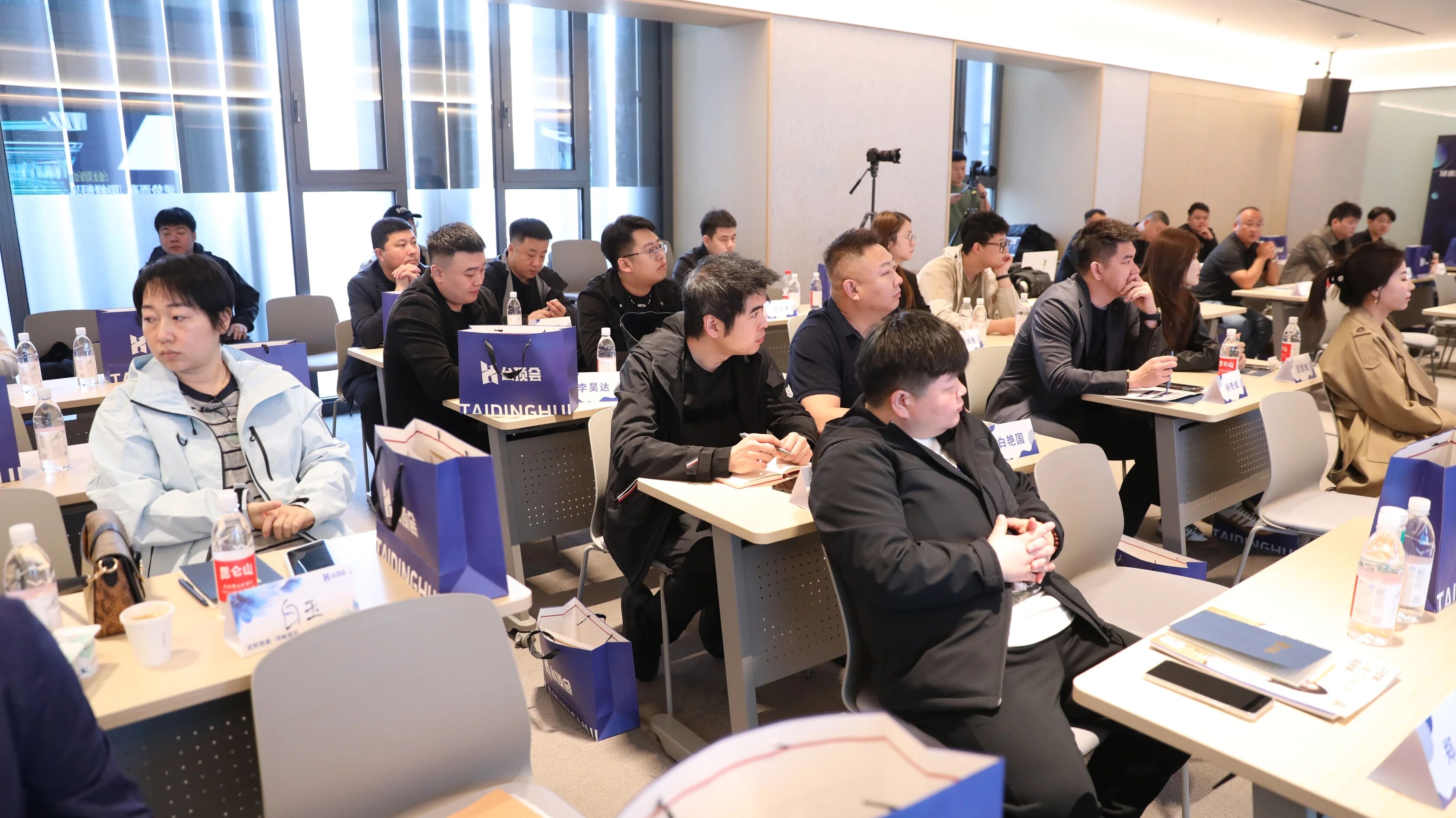微信图片_2025-10-15_085742_898.jpg 微信图片_2025-10-15_085742_898.jpg